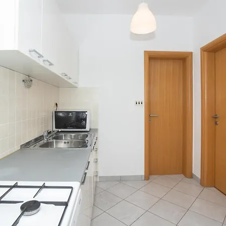 Klaudia Cista Velika Vodice