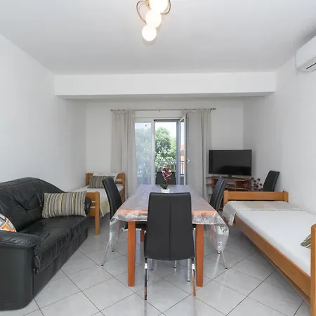 Klaudia Cista Velika Apartman *